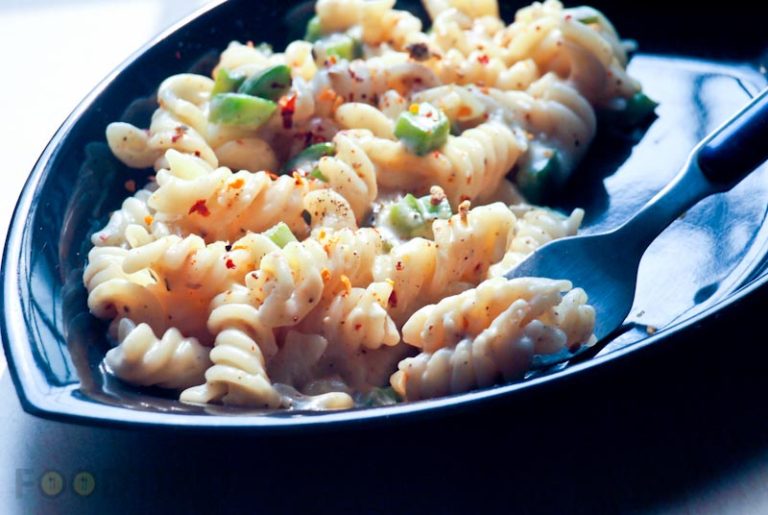 How to Prepare White Sauce Pasta