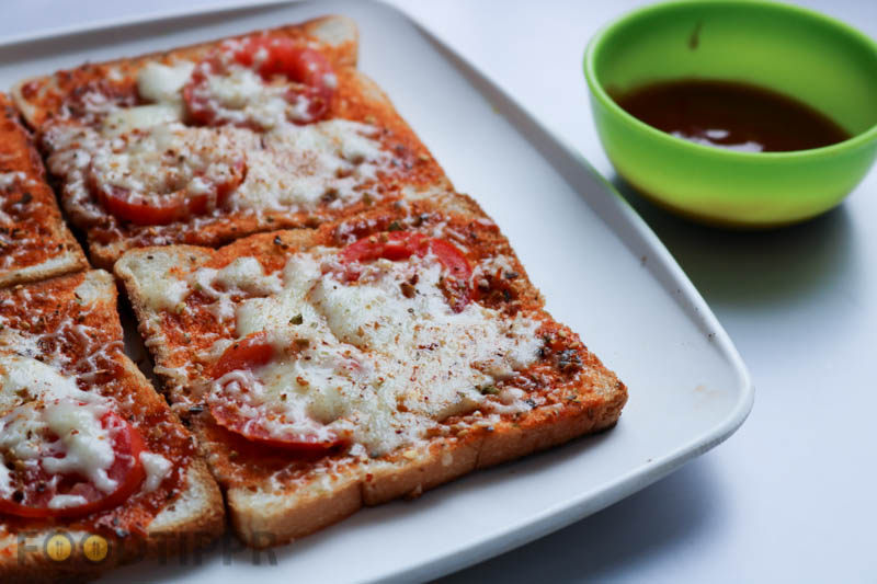 Delicious Bread Pizza Recipe