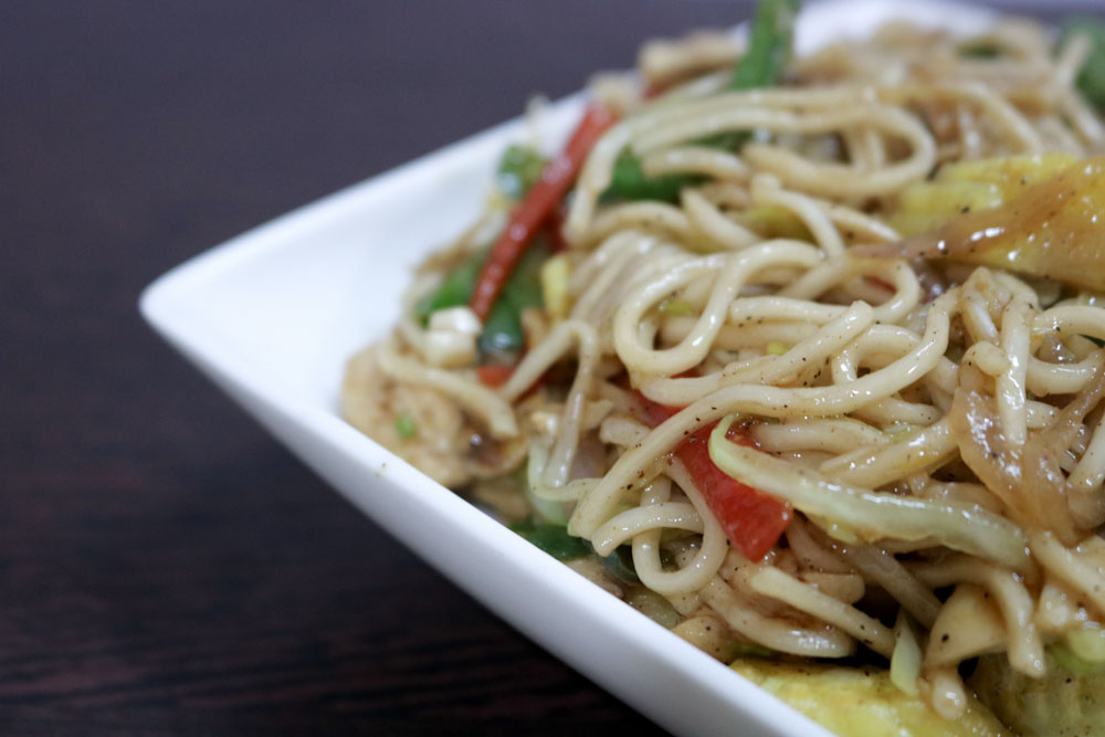 Delicious Chicken Noodles Recipe | Foodtippr
